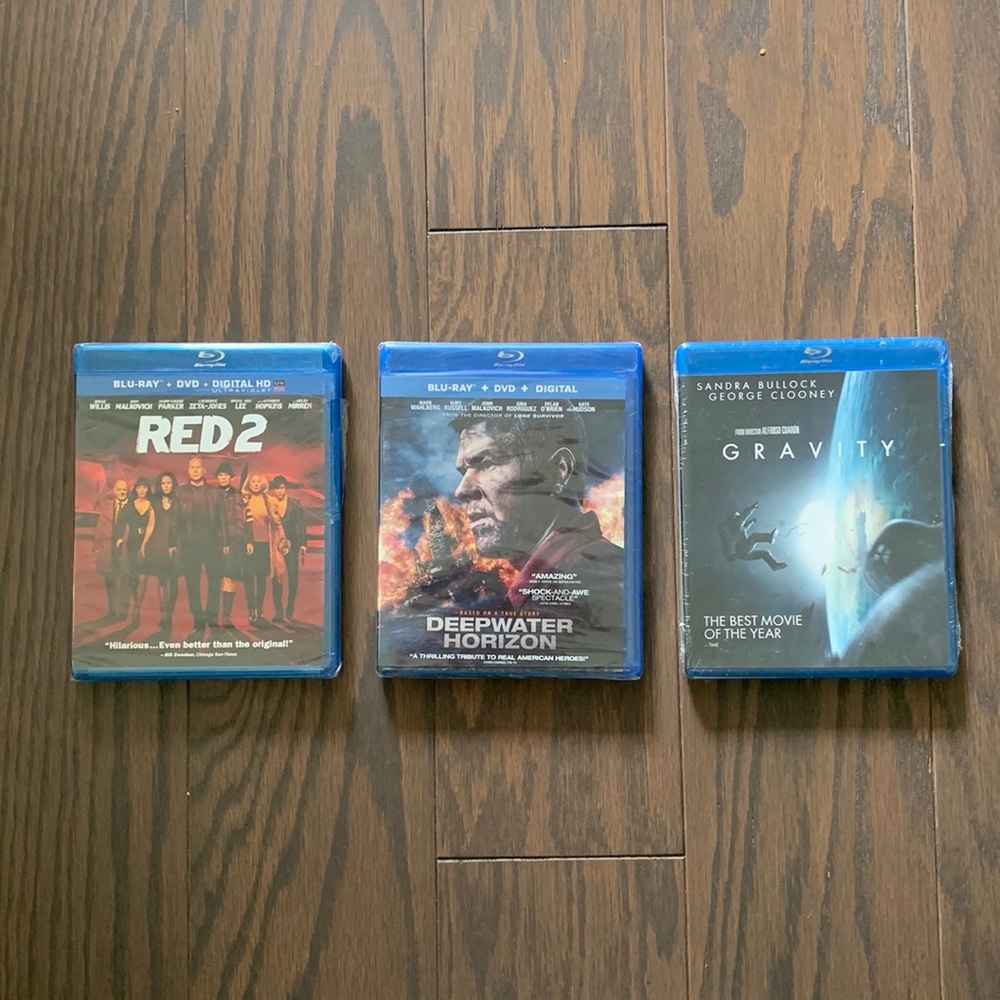 Blu-ray Disc DVD bundle
